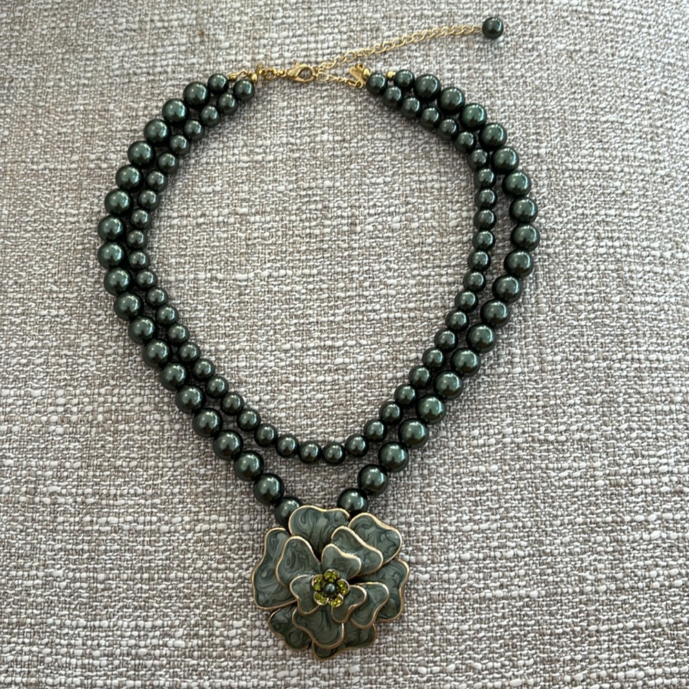 Green Faux Pearl Necklace with Enamel Flower Pendant